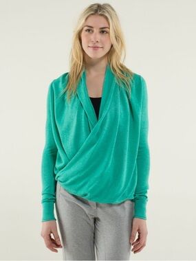 Lululemon Iconic Sweater Wrap
Heathered Bali Breeze